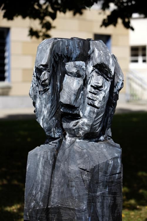 Holzplastik von Klaus Prior