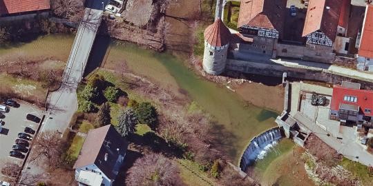 2-Schraegluftbild-alternativ-p7g04eklyjb0tbj3x2j7olaw9zqkphc8d15jja3qi8