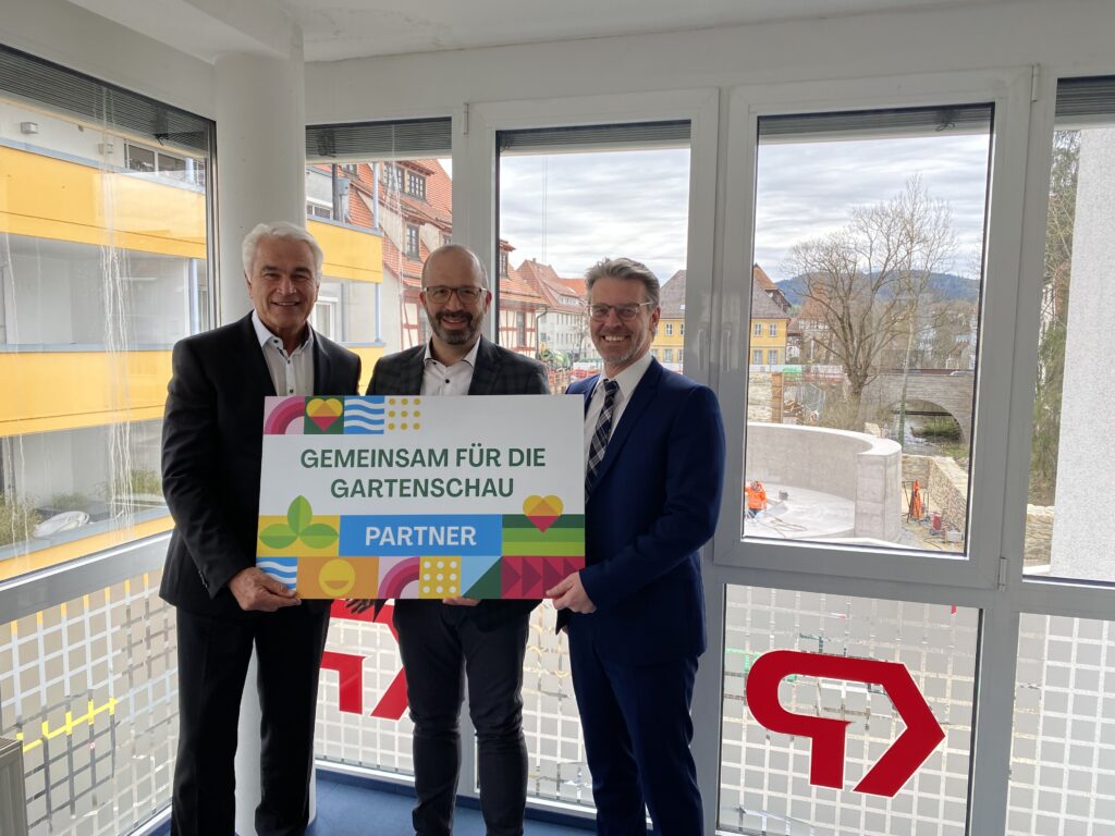 Freuen sich auf die Gartenschau (v.l.): Dr. Kroll & Partner Rechtsanwalt Dr. Klaus Gekeler; Bürgermeister Ermilio Verrengia, Rechtsanwalt Florian Majer