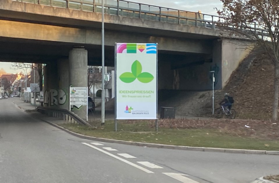 Stadteingangstafel mit Motiv Ideensprießen zur Gartenschau 2023 Stadteingangstafel mit Motiv Ideensprießen zur Gartenschau 2023