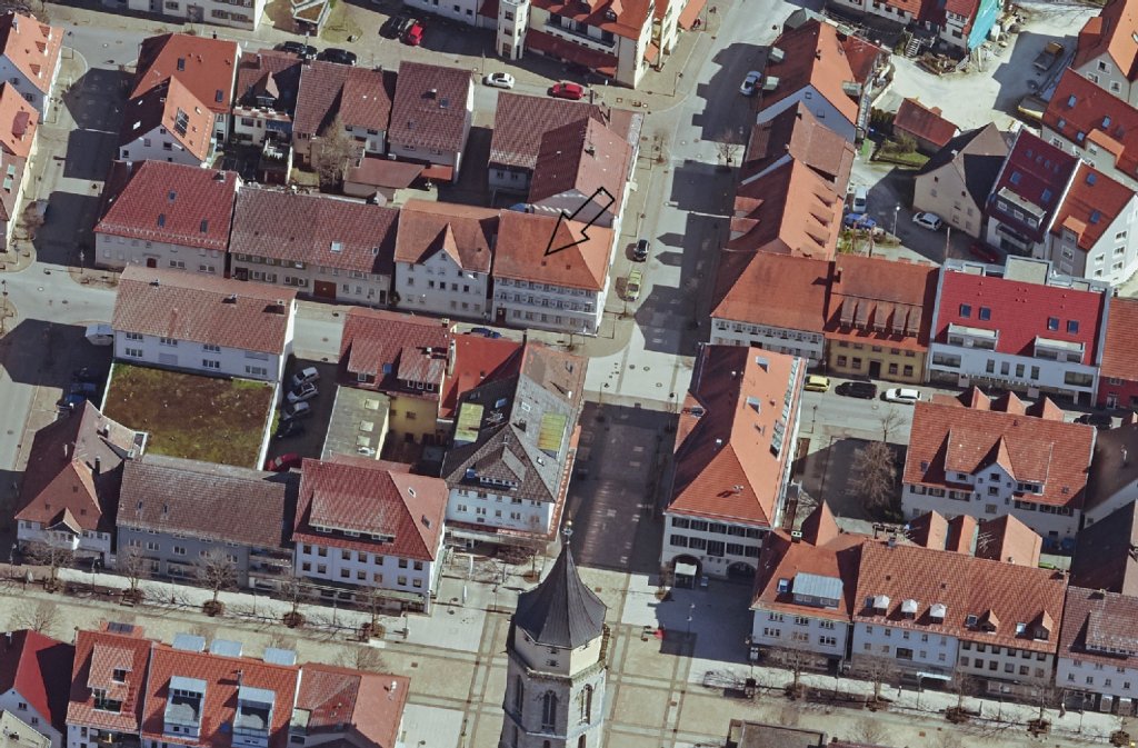 Verwaltungsgebäude Baudzernat mit Pfeil