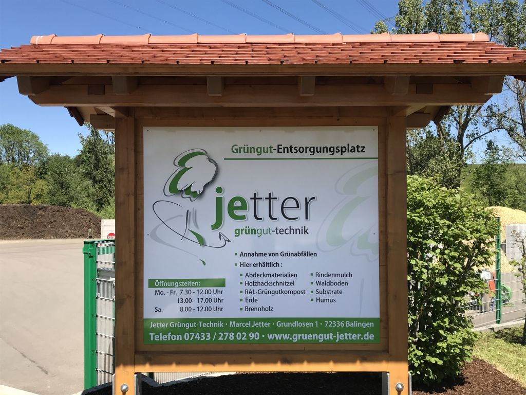 Hinweisschild auf den Grüngutlagerplatz Jetter