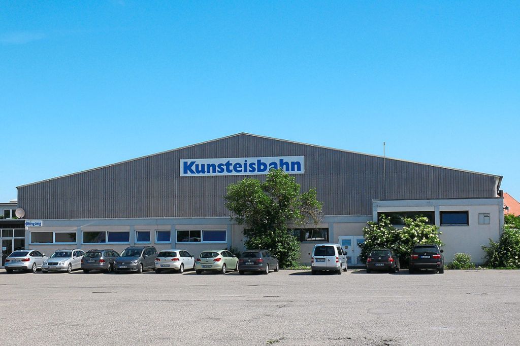 Außenansicht der Kunsteisbahn Außenansicht der Kunsteisbahn
