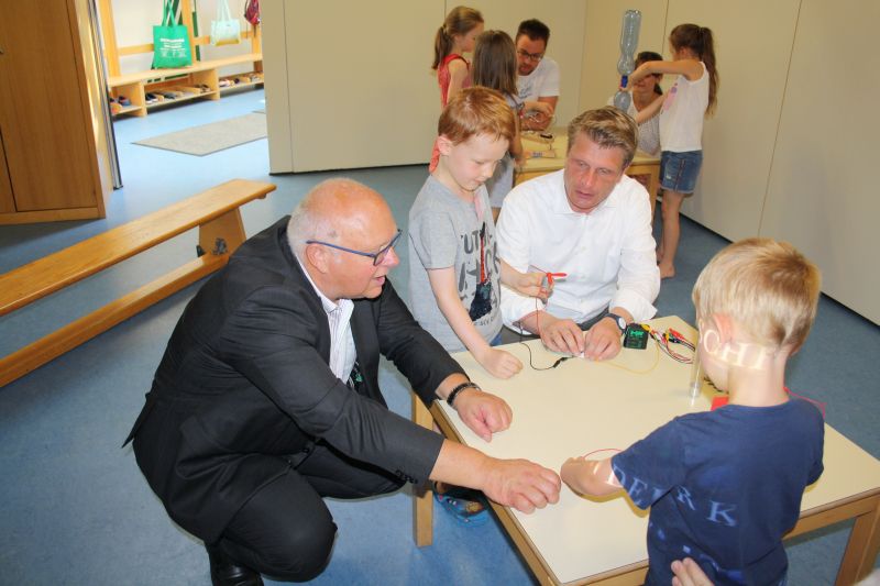 Besuch im städtischen Kindergarten Neige in Balingen, der gleichzeitig auch als "Haus der kleinen Forscher" ist.